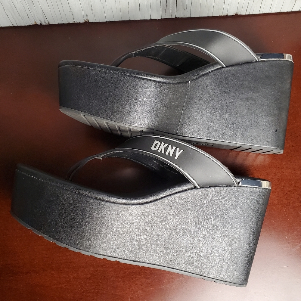 DKNY Trina Platform Wedge Heel Thong Toe Sandal, 10, Black/Gray - Picture 5 of 8